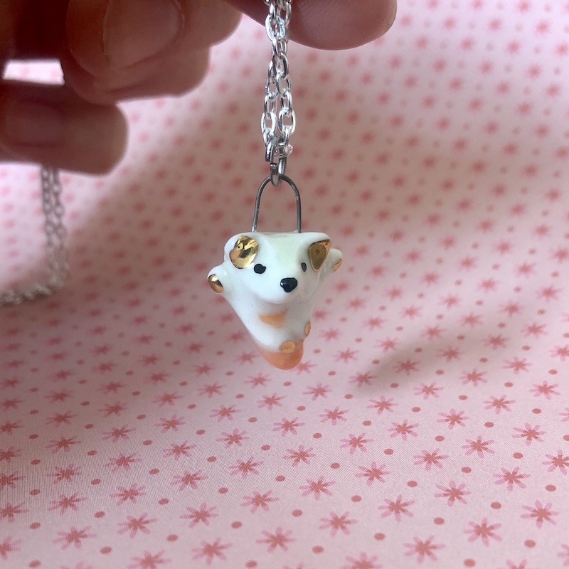 Porcelaine pendentif Petit renard blanc roux votigeur suspendu Mélina Maillez