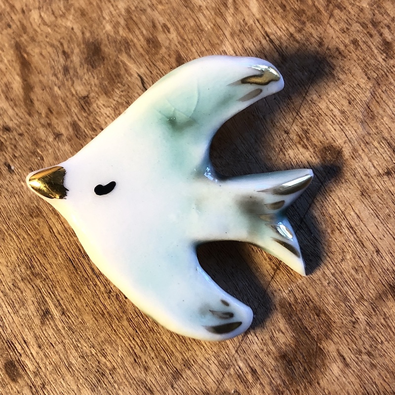 Porcelaine Broche Oiseau Turquoise détail Mélina Maillez